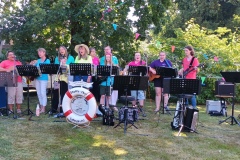 Sommerfest in der Seniorenwohnanlage Heisfelde - Auftritt der Gitarrenjugend Loga