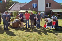 Sommerfest in der Seniorenwohnanlage Heisfelde, Die historische Löschgruppe Ihrhove und die Unterstützung durch die Gitarrenjugend Loga.